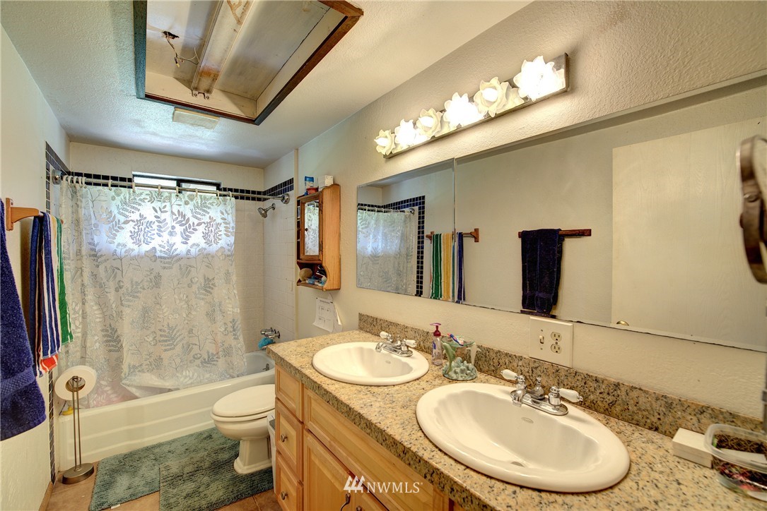 18617 Southeast 164th Street Renton, WA 98058 - Photo 18 of 24 Gallery Image 18