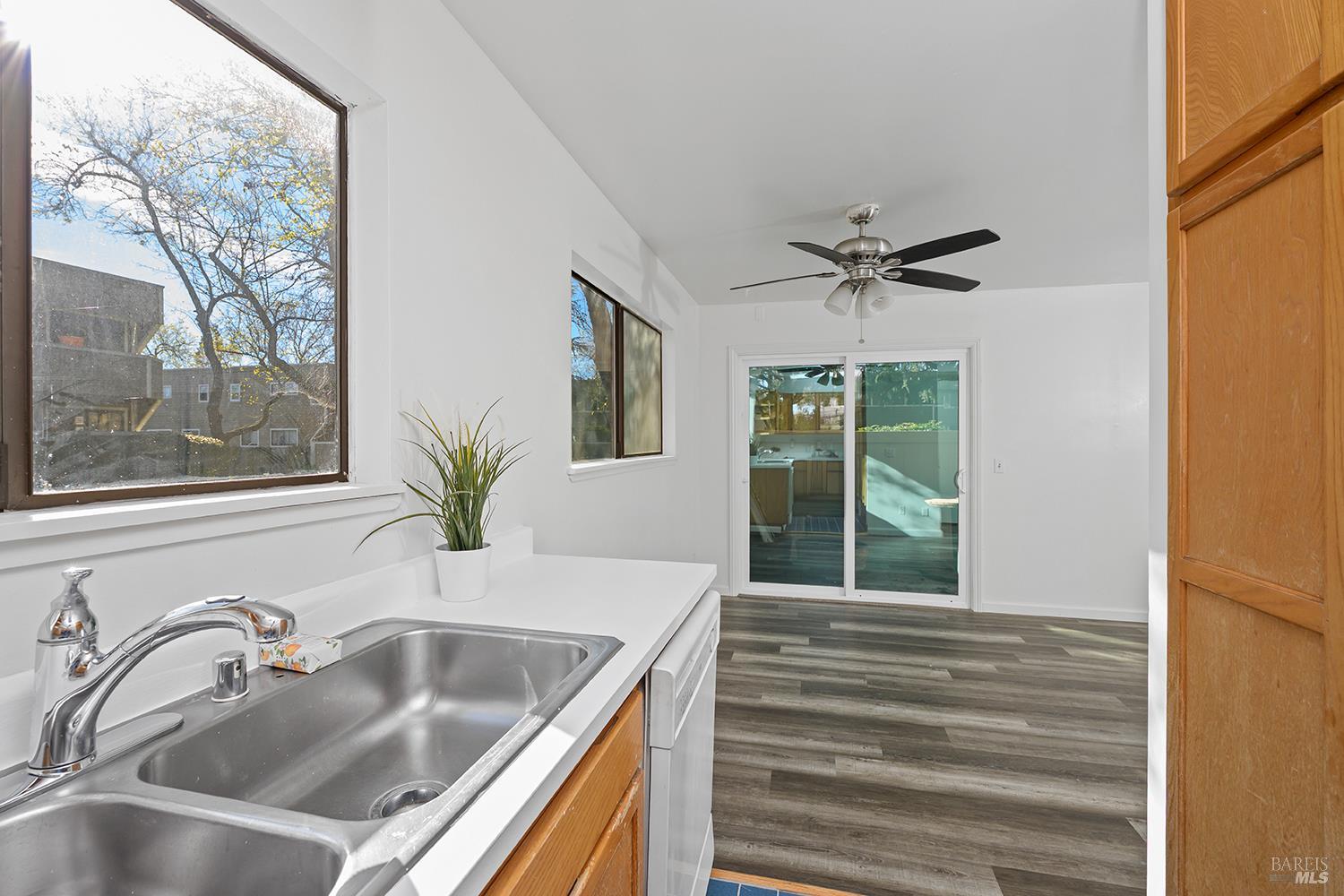 2125 West Steele Lane Santa Rosa, CA 95403 - Photo 11 of 30