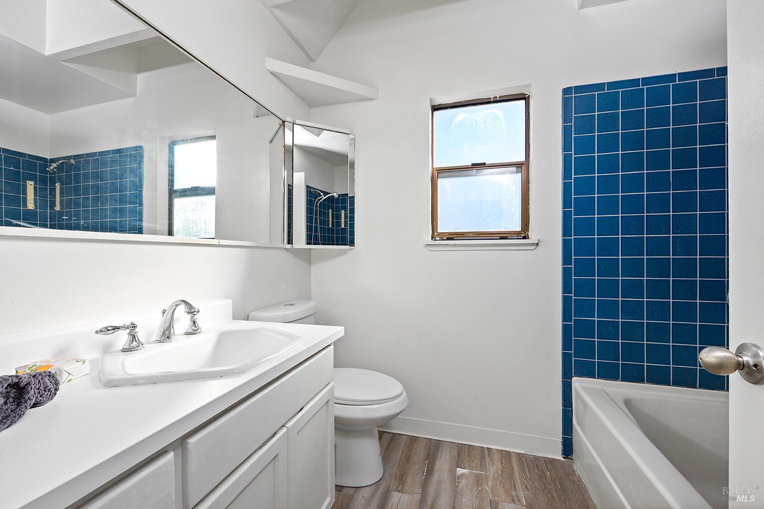 2125 West Steele Lane Santa Rosa, CA 95403 - Photo 20 of 30 Main Bathroom