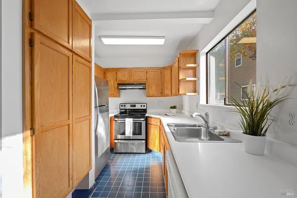 $340,000 | 2125 West Steele Lane, Santa Rosa, CA 95403