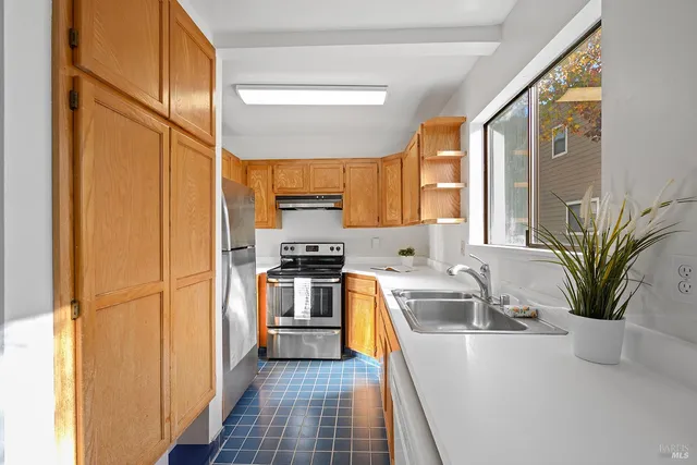 $340,000 | 2125 West Steele Lane, Santa Rosa, CA 95403