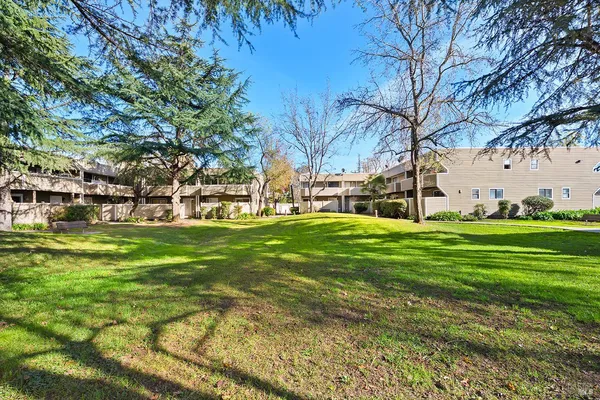 $340,000 | 2125 West Steele Lane, Santa Rosa, CA 95403