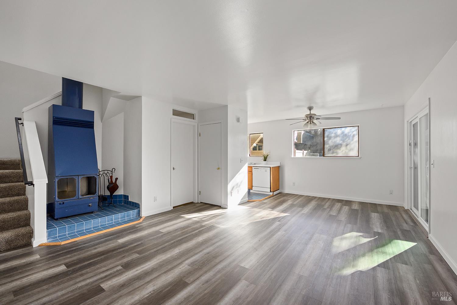 2125 West Steele Lane Santa Rosa, CA 95403 - Photo 7 of 30 New floors, interior paint and carpet