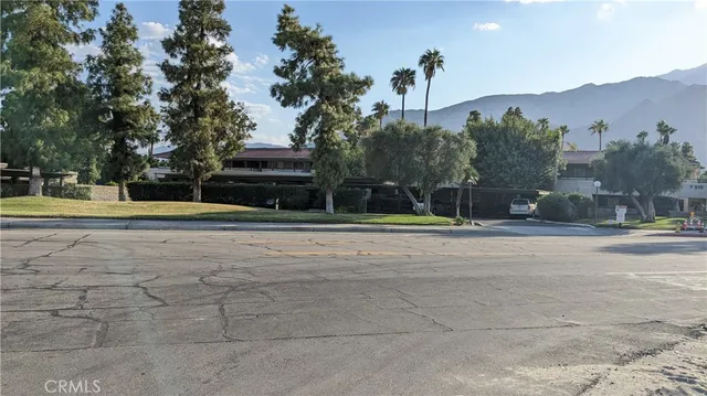 $139,000 | 470 North Villa Court, Unit 205, Palm Springs, CA 92262
