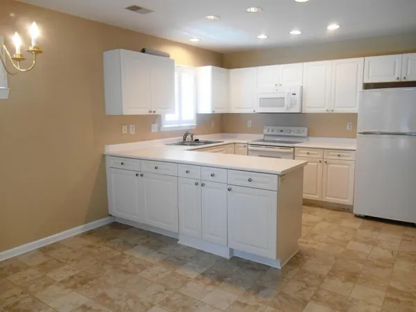 $2,000 | 4841 Habersham Lane, Summerville, SC 29485