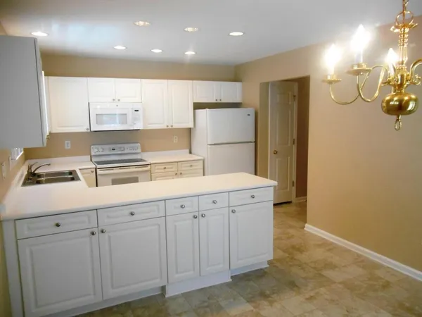 $2,000 | 4841 Habersham Lane, Summerville, SC 29485
