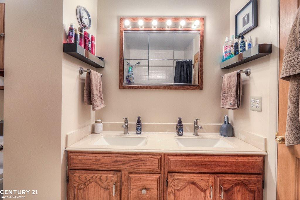 8405 Smethwick Road Sterling Heights, MI 48312 - Photo 19 of 28 Gallery Image 19