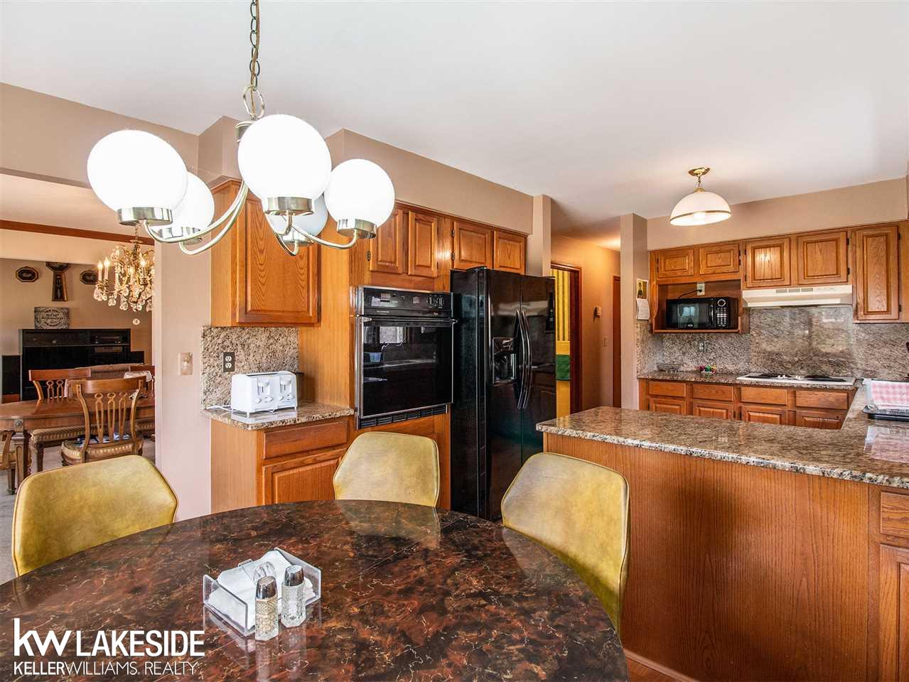 906 Jordan Drive Troy, MI 48098 - Photo 21 of 35 50017104-20.JPG