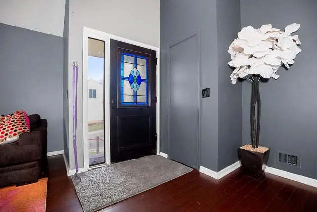 $370,000 | 12525 West 85th Terrace, Lenexa, KS 66215