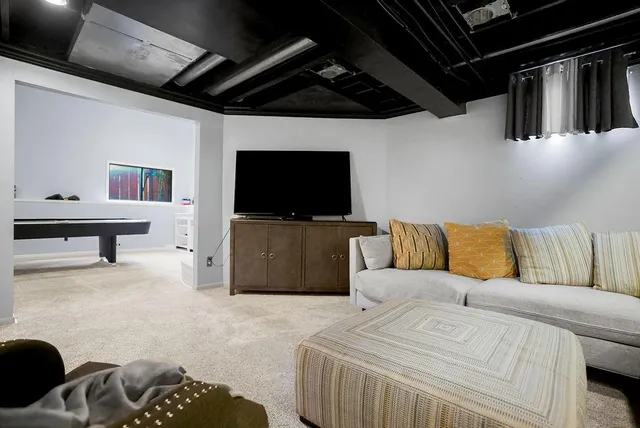 $370,000 | 12525 West 85th Terrace, Lenexa, KS 66215