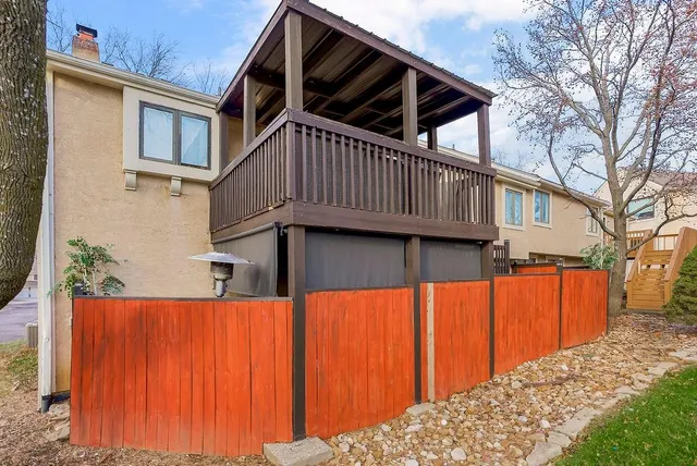 $370,000 | 12525 West 85th Terrace, Lenexa, KS 66215