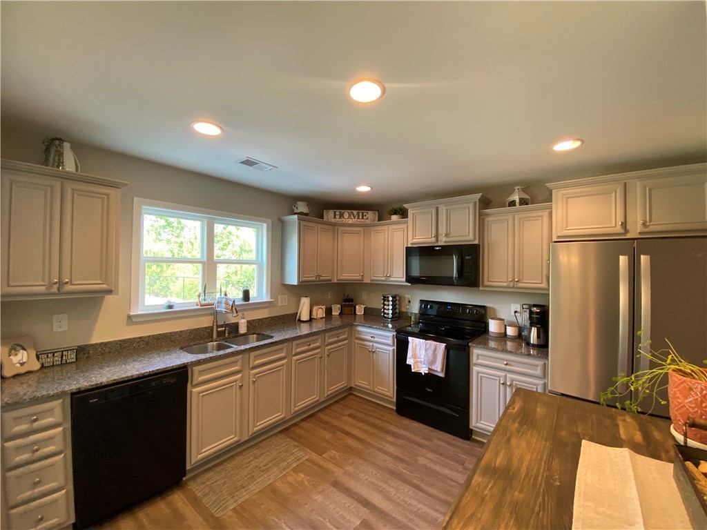 214 Maple Grove Road Seneca, SC 29678 - Photo 8 of 37 Gallery Image 8