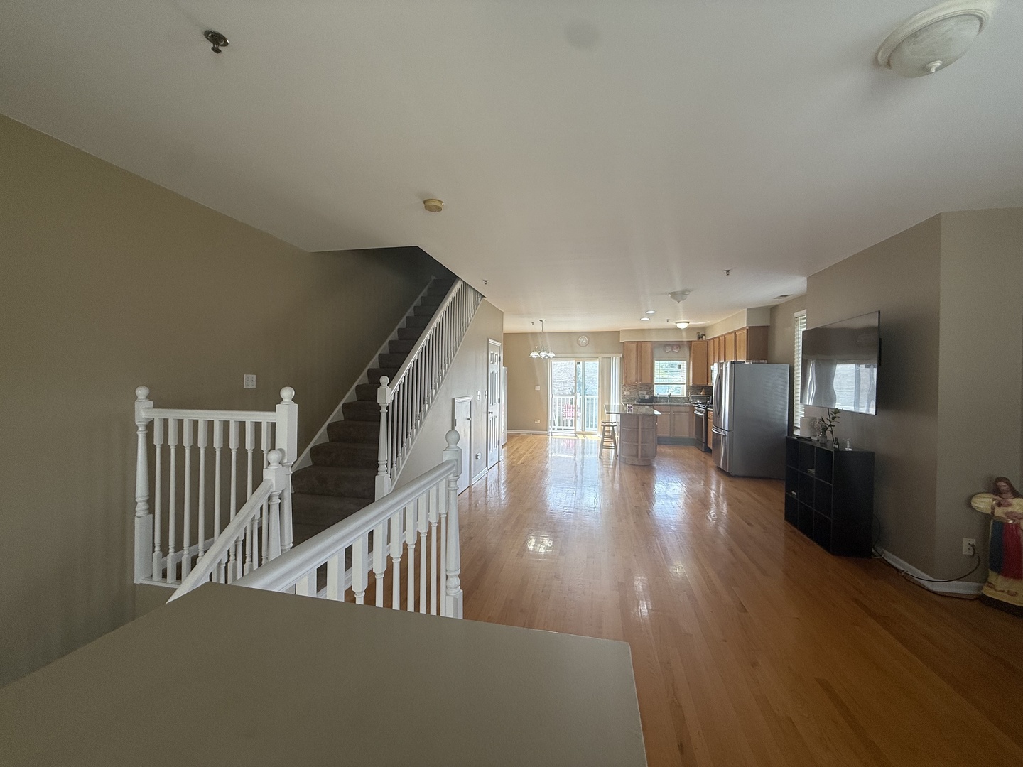 183 East River Road, Unit C1 Des Plaines, IL 60016 - Photo 11 of 25 a view of gallery with wooden floor