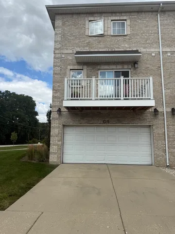 $429,000 | 183 East River Road, Unit C1, Des Plaines, IL 60016