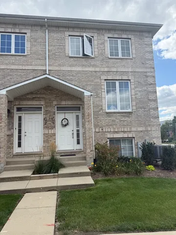 $429,000 | 183 East River Road, Unit C1, Des Plaines, IL 60016