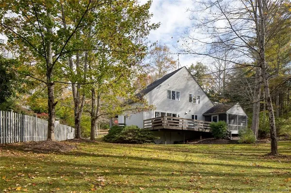 $995,000 | 6 Juniper Ledge Lane, Salisbury, CT 06039