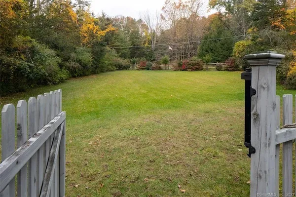 $995,000 | 6 Juniper Ledge Lane, Salisbury, CT 06039