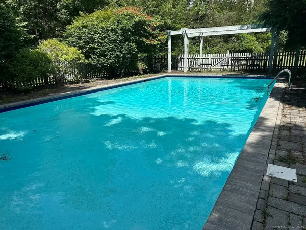 $995,000 | 6 Juniper Ledge Lane, Salisbury, CT 06039