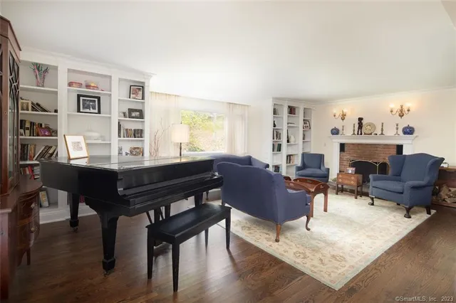 $995,000 | 6 Juniper Ledge Lane, Salisbury, CT 06039