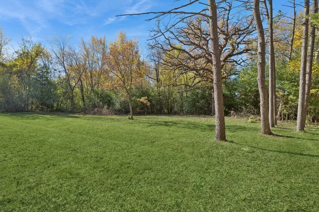 $319,900 | 23689 West Old Petite Lake Road, Lake Villa, IL 60046