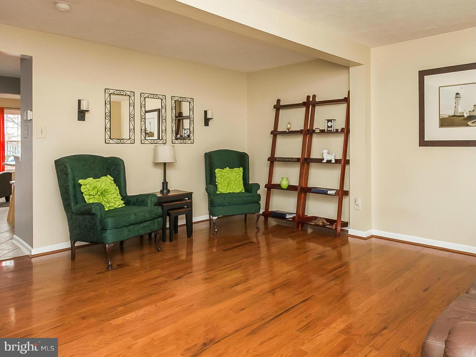 5407 Canonbury Road Baltimore, MD 21237 - Photo 7 of 30 Living Room