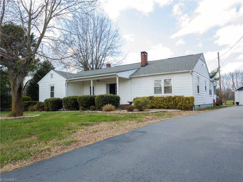 359 Deadmon Road Mocksville, NC 27028 - Photo 3 of 30 359 Deadmon Rd