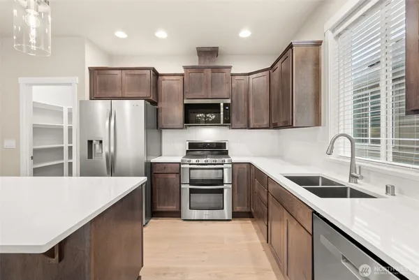 $684,950 | 9037 Wyatt Loop Southeast, Tumwater, WA 98501