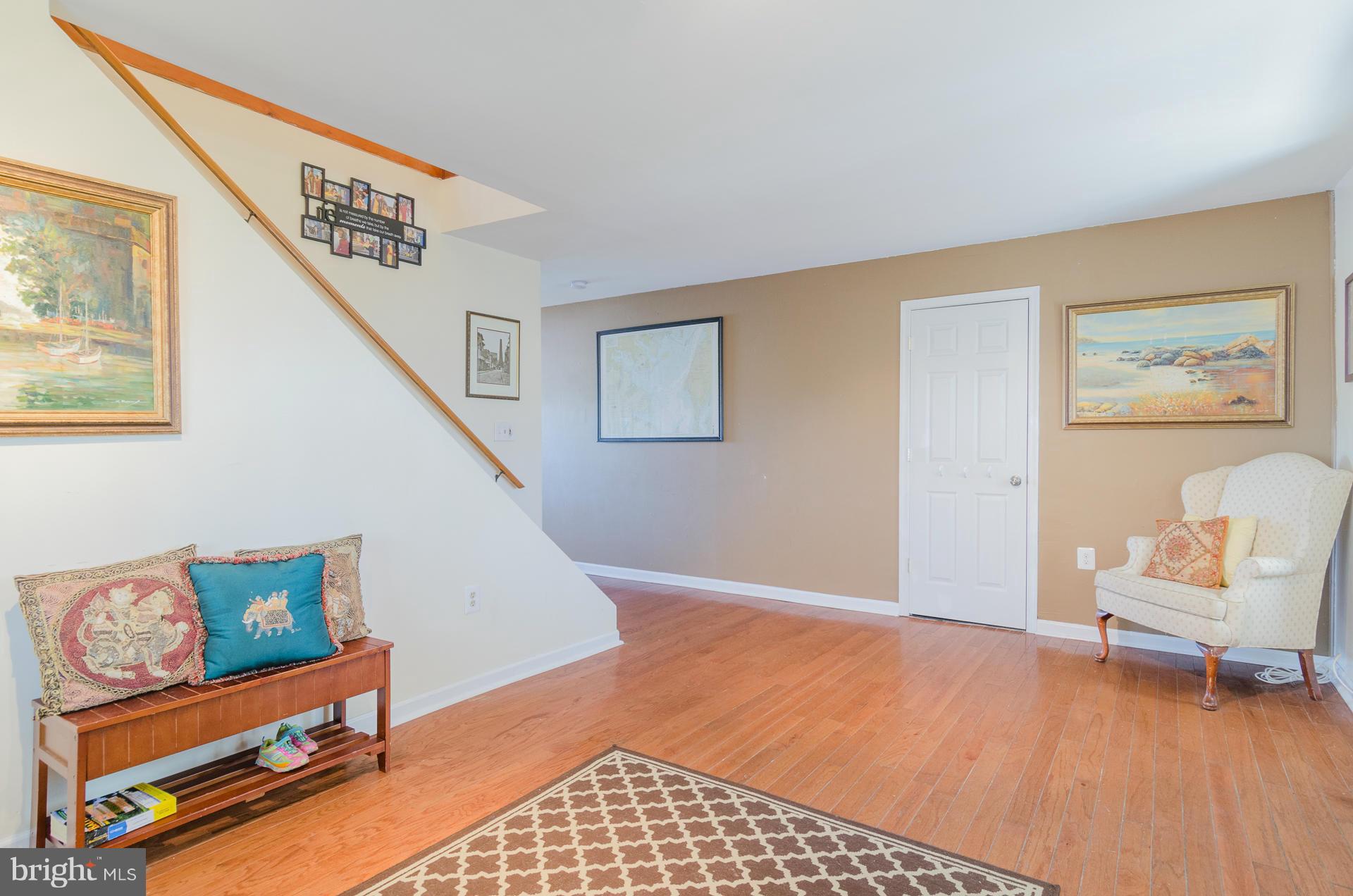 8416 Sandy Plains Road Baltimore, MD 21222 - Photo 3 of 30 Living Room
