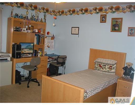 7302 Hana Road Edison, NJ 08817 - Photo 8 of 10