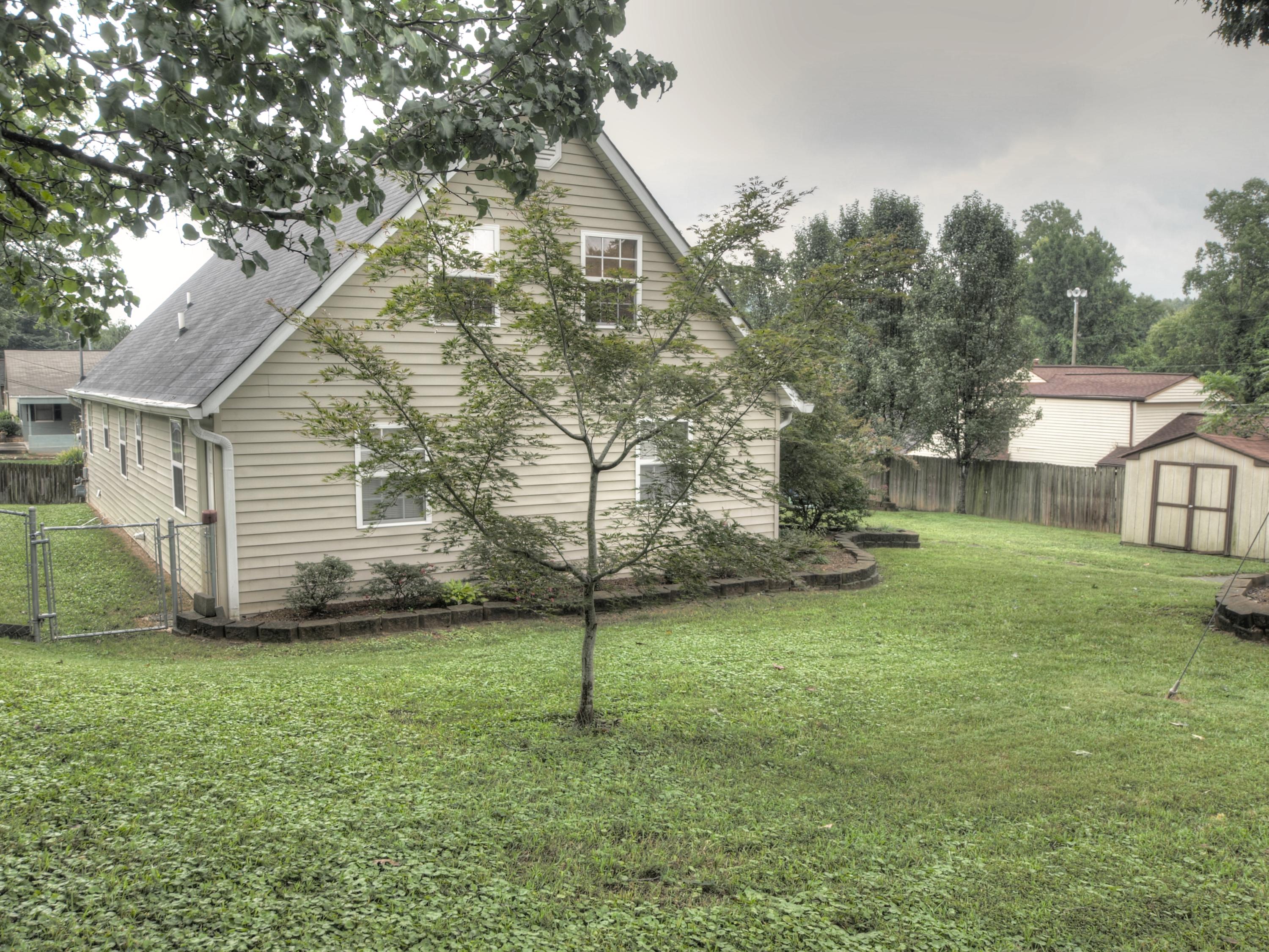 128 Pembroke Road Oak Ridge, TN 37830 - Photo 17 of 17 rear