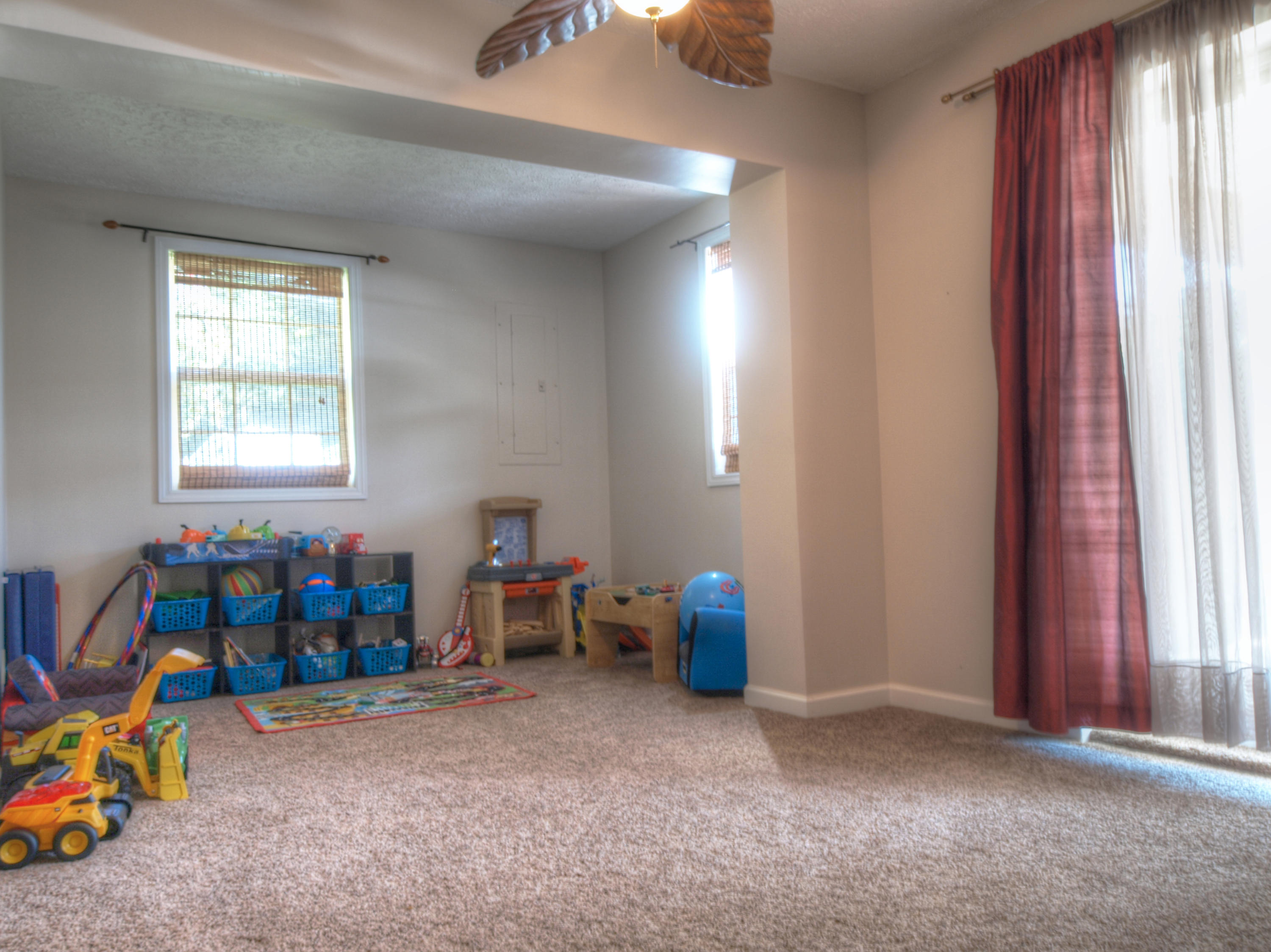 128 Pembroke Road Oak Ridge, TN 37830 - Photo 10 of 17 EndBedroom01