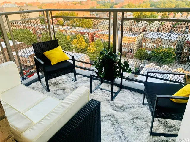 $285,000 | 1966 Newbold Avenue, Unit 904 | Unionport