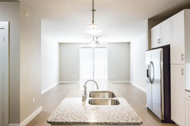 $1,749 | 801 North Bishop Avenue, Unit 1308, Dallas, TX 75208