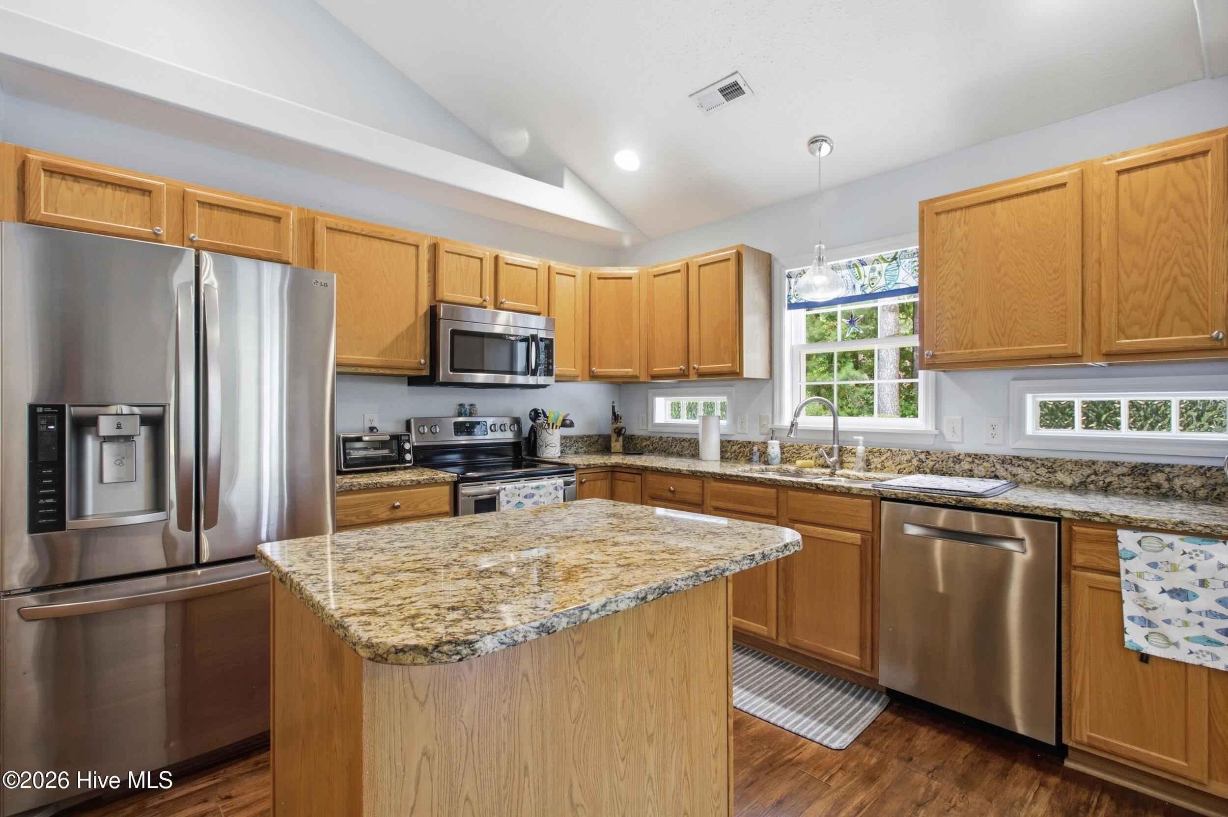 409 Neuchatel Road New Bern, NC 28562 - Photo 13 of 40