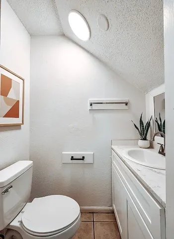 $1,350 | 5810 Sweeney Circle, Unit D, Austin, TX 78723