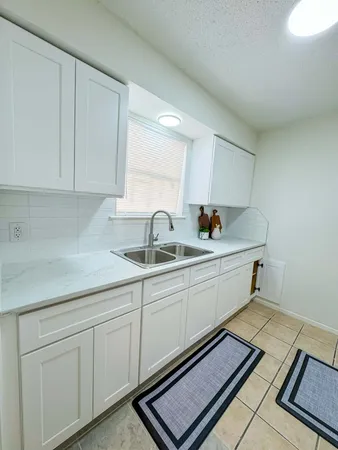 $1,095 | 5810 Sweeney Circle, Unit D, Austin, TX 78723