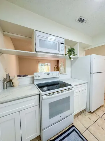 $1,350 | 5810 Sweeney Circle, Unit D, Austin, TX 78723