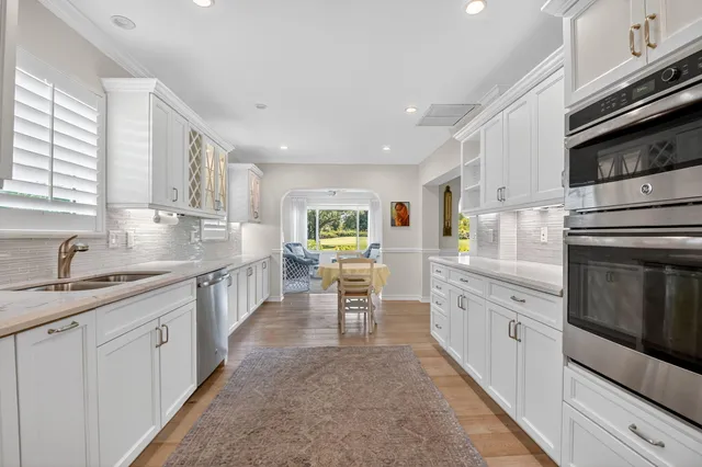 a view of entrance door of the house
