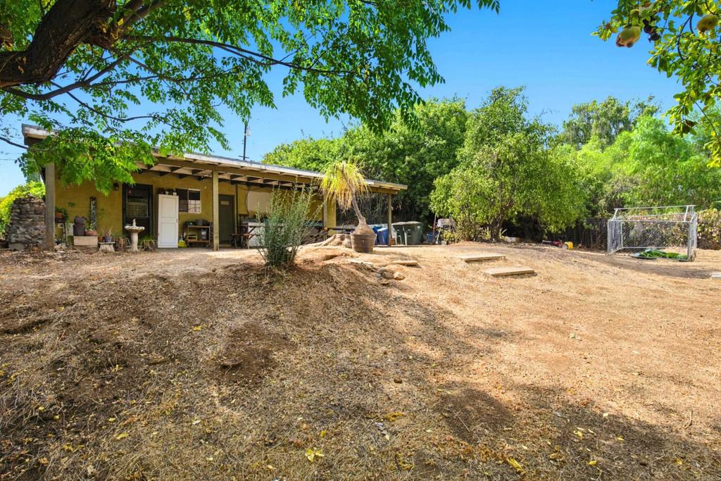 9049 Bubbling Wells Road Lakeside, CA 92040 - Photo 20 of 25 Gallery Image 20