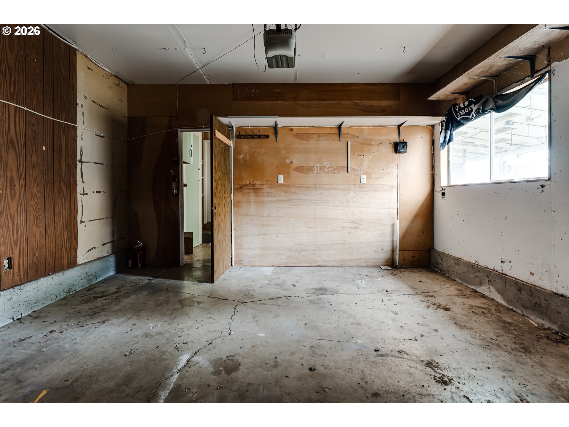 445 Southwest Juniper Street Junction City, OR 97448 - Photo 24 of 36 a view of a car garage door