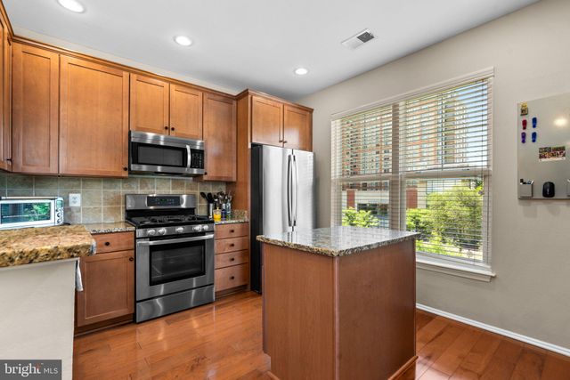 $536,000 | 11800 Old Georgetown Road, Unit 1417, Rockville, MD 20852