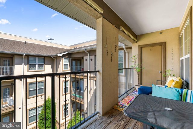 $536,000 | 11800 Old Georgetown Road, Unit 1417, Rockville, MD 20852