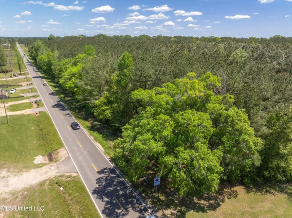 $200,000 | 42 Ms Highway, Petal, MS 39465