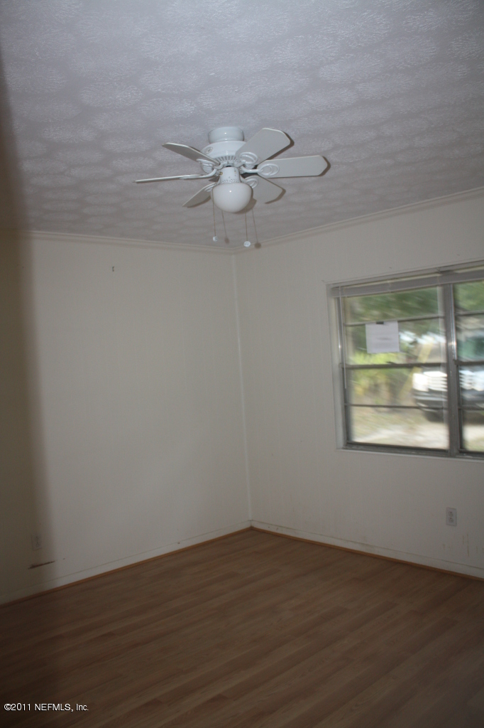 308 Swan Lake Road Melrose, FL 32666 - Photo 3 of 7 Bedroom 1