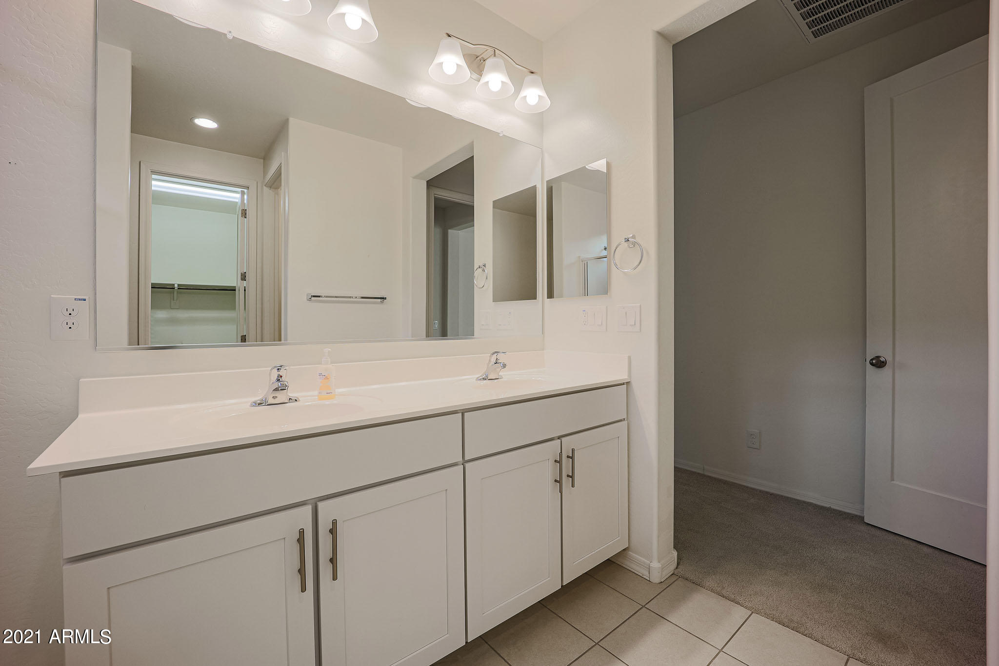 21050 West Almeria Road Buckeye, AZ 85396 - Photo 12 of 26 B (9)