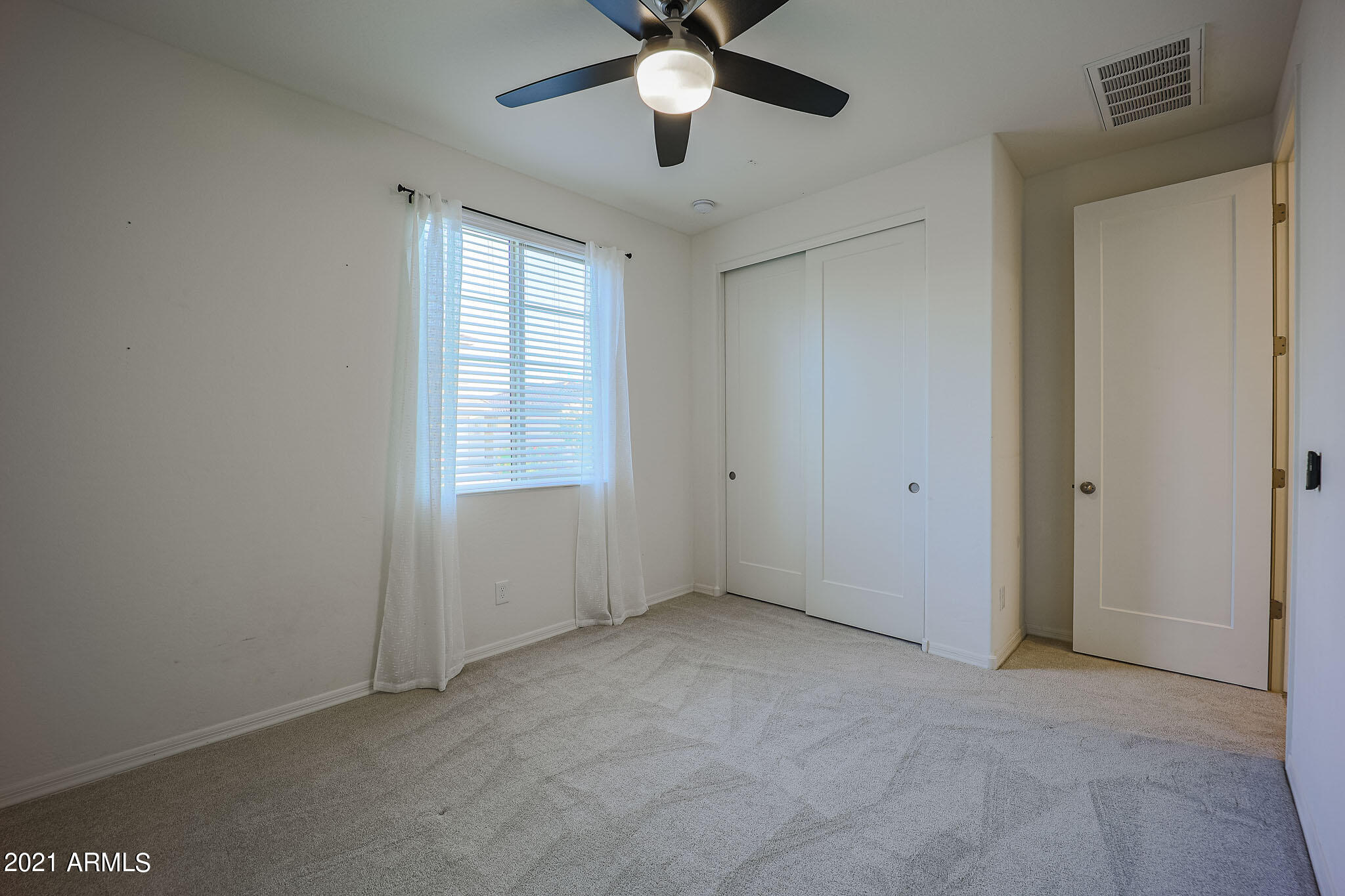 21050 West Almeria Road Buckeye, AZ 85396 - Photo 18 of 26 B (15)