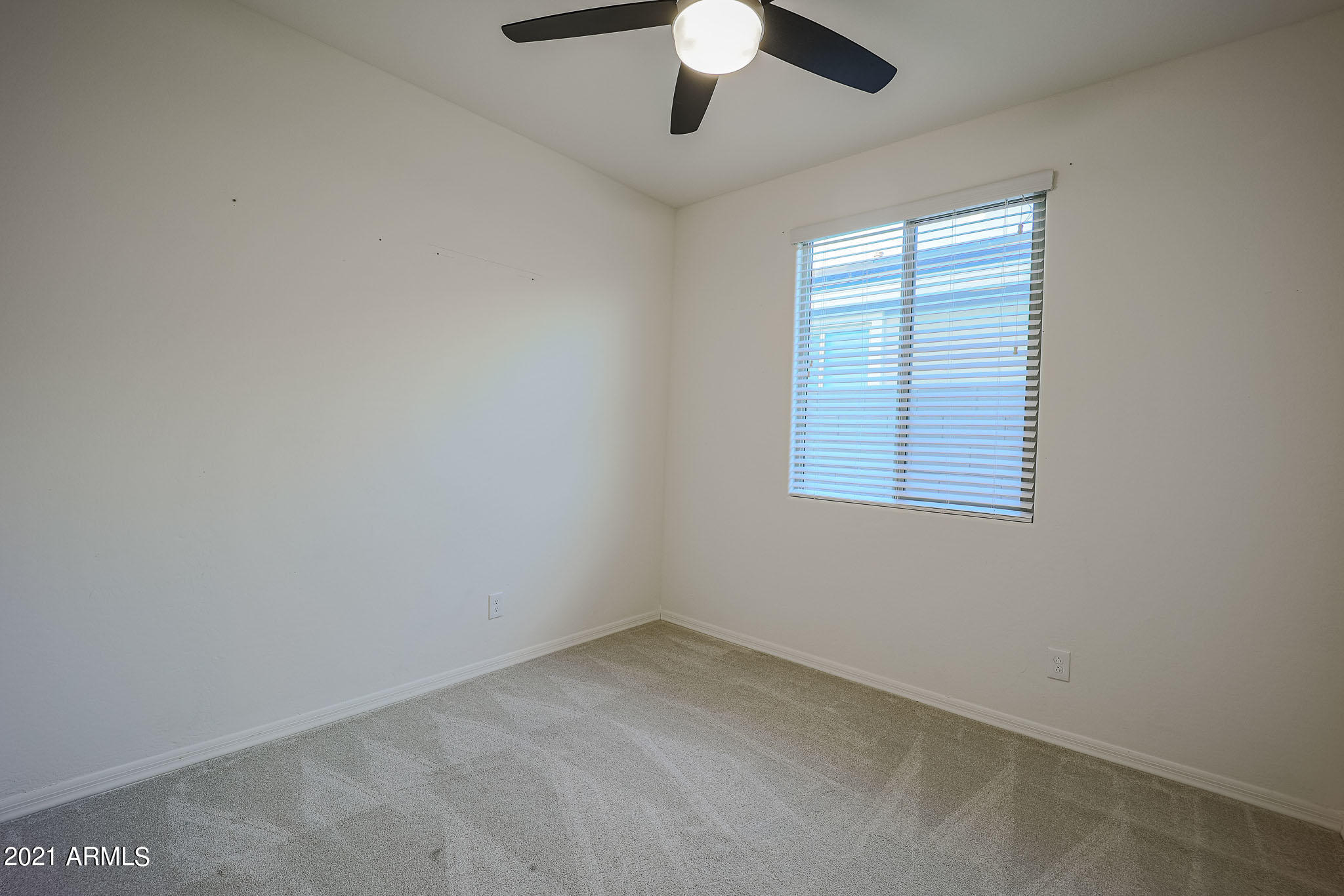 21050 West Almeria Road Buckeye, AZ 85396 - Photo 20 of 26 B (17)