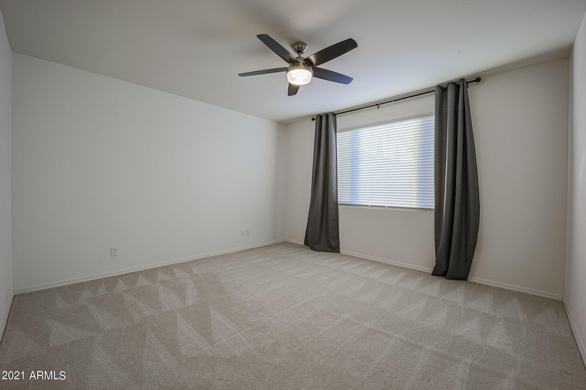 21050 West Almeria Road Buckeye, AZ 85396 - Photo 10 of 26 B (7)