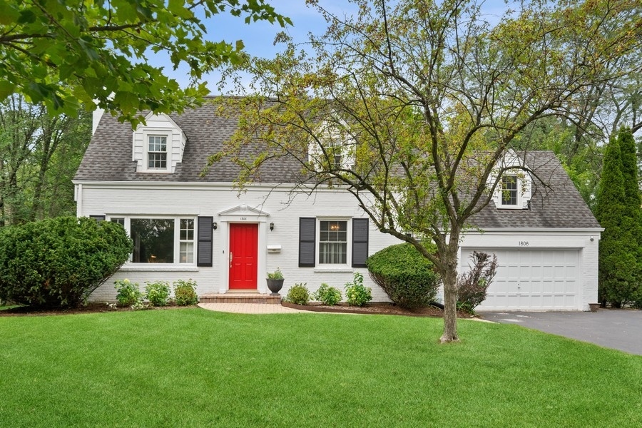 1806 Sunset Road Highland Park, IL 60035 - Photo 1 of 27 front view of house with a yard