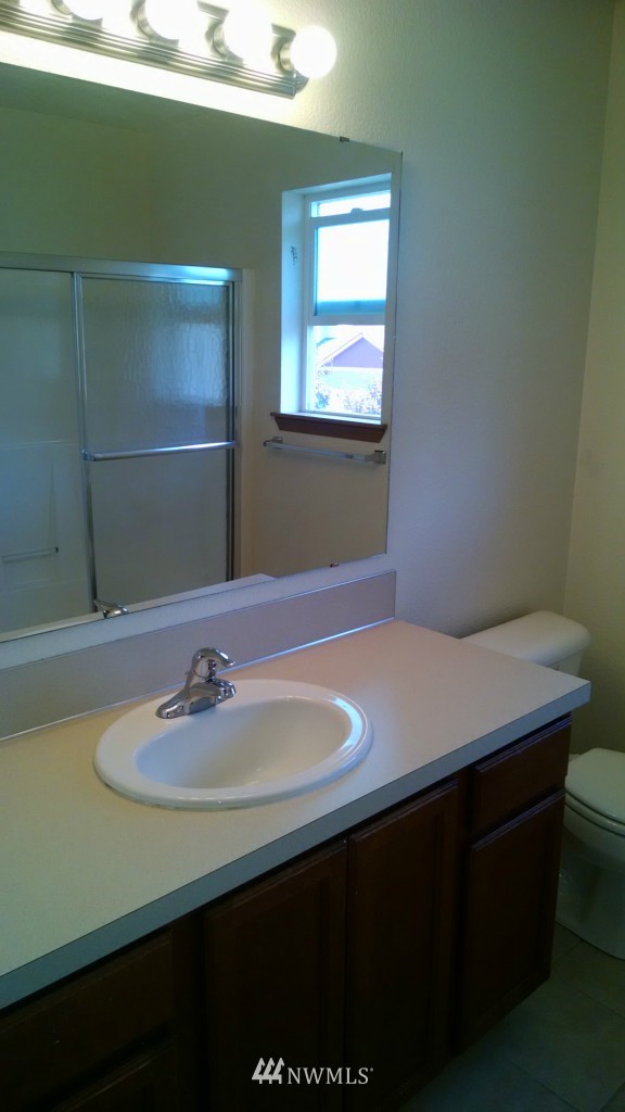 8320 49th Loop Southeast Olympia, WA 98513 - Photo 14 of 23 Gallery Image 14
